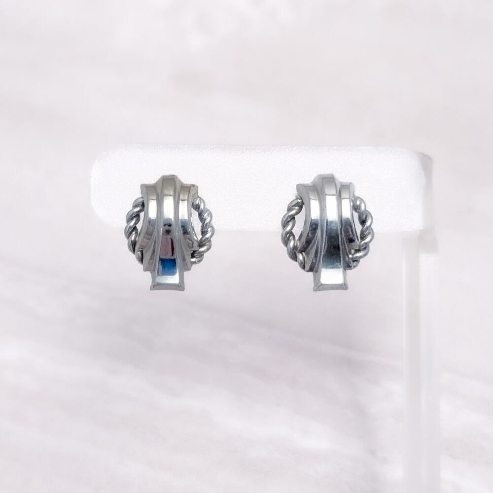 Vintage Screw On Earrings Fluted Design with Twisted Sides Silver Tone Stylish